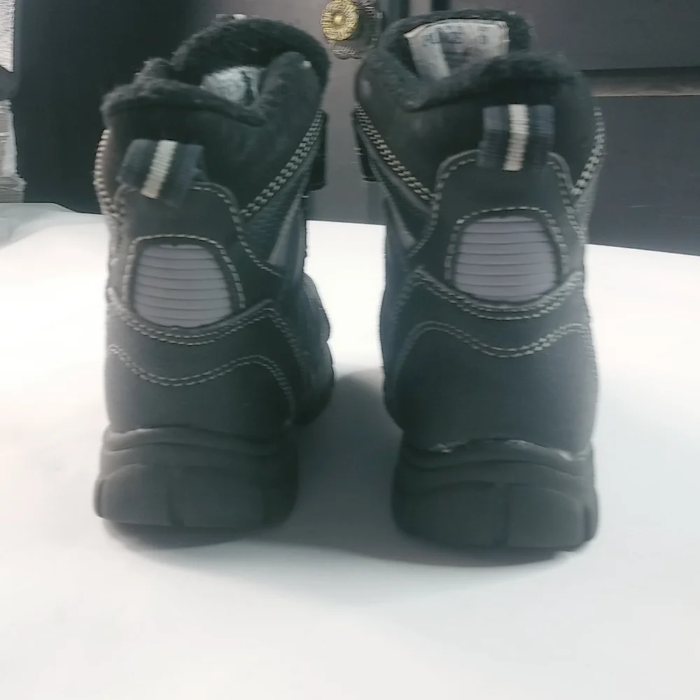 Childrens Place 10 Toddler Boys Black Snow Boots